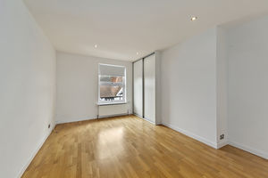 Bedroom- click for photo gallery